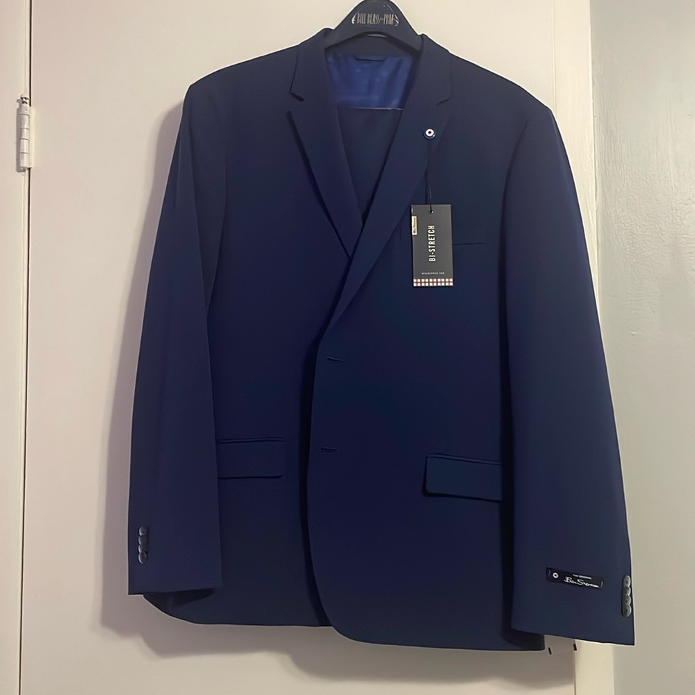 BRAND NEW TWO PIECE BLUE SLIM FIT SUIT.